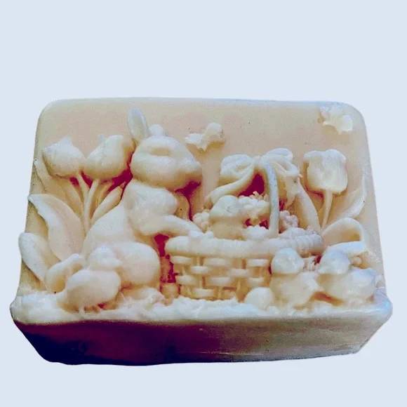 🆕 Easter Bunny Carmelite Oaks Farm Handmade Oatmeal and Honey Goat Milk … - Picture 4 of 5